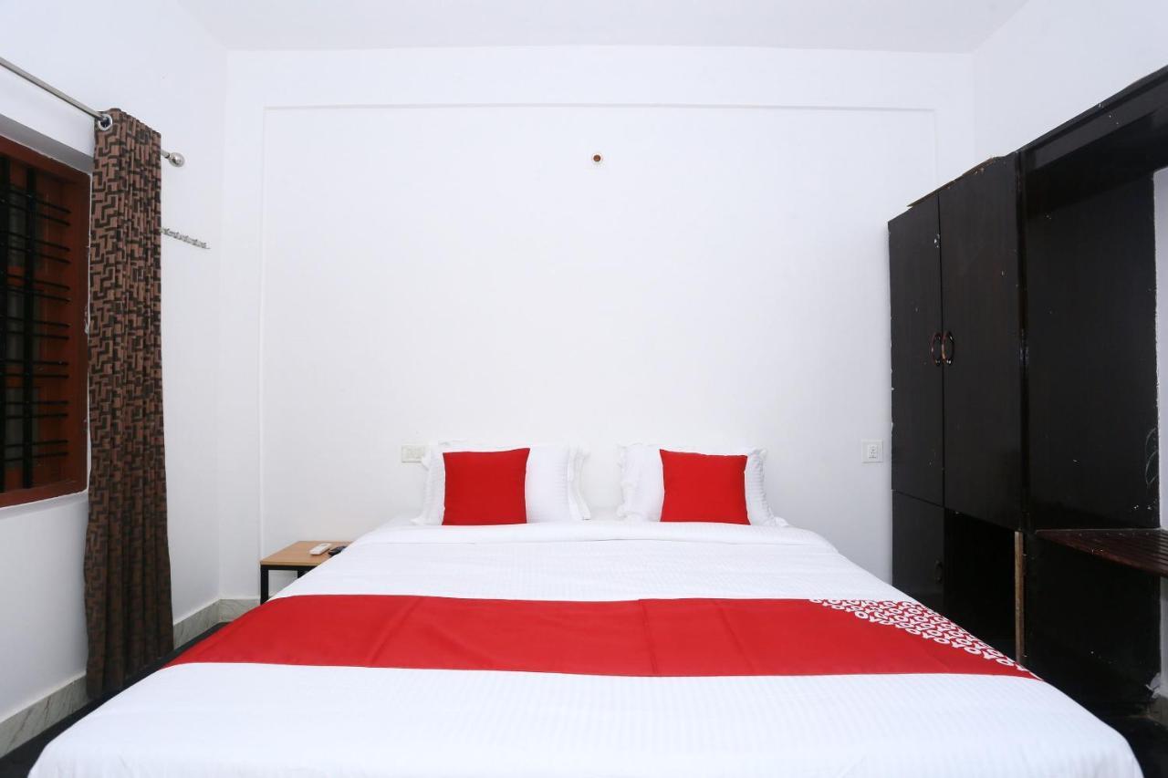Oyo Flagship Kaveri Tourist Home Guruvāyūr 외부 사진