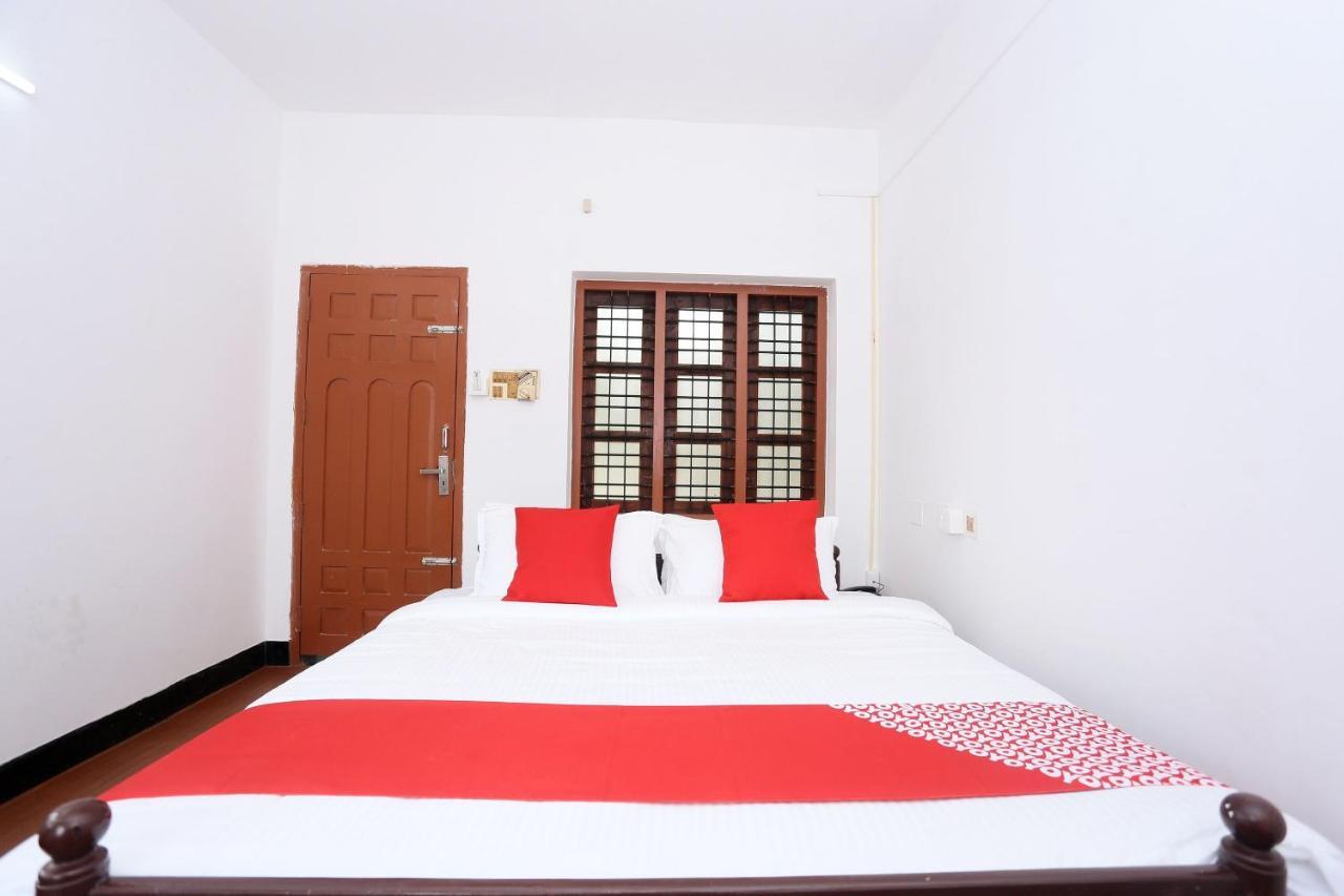Oyo Flagship Kaveri Tourist Home Guruvāyūr 외부 사진