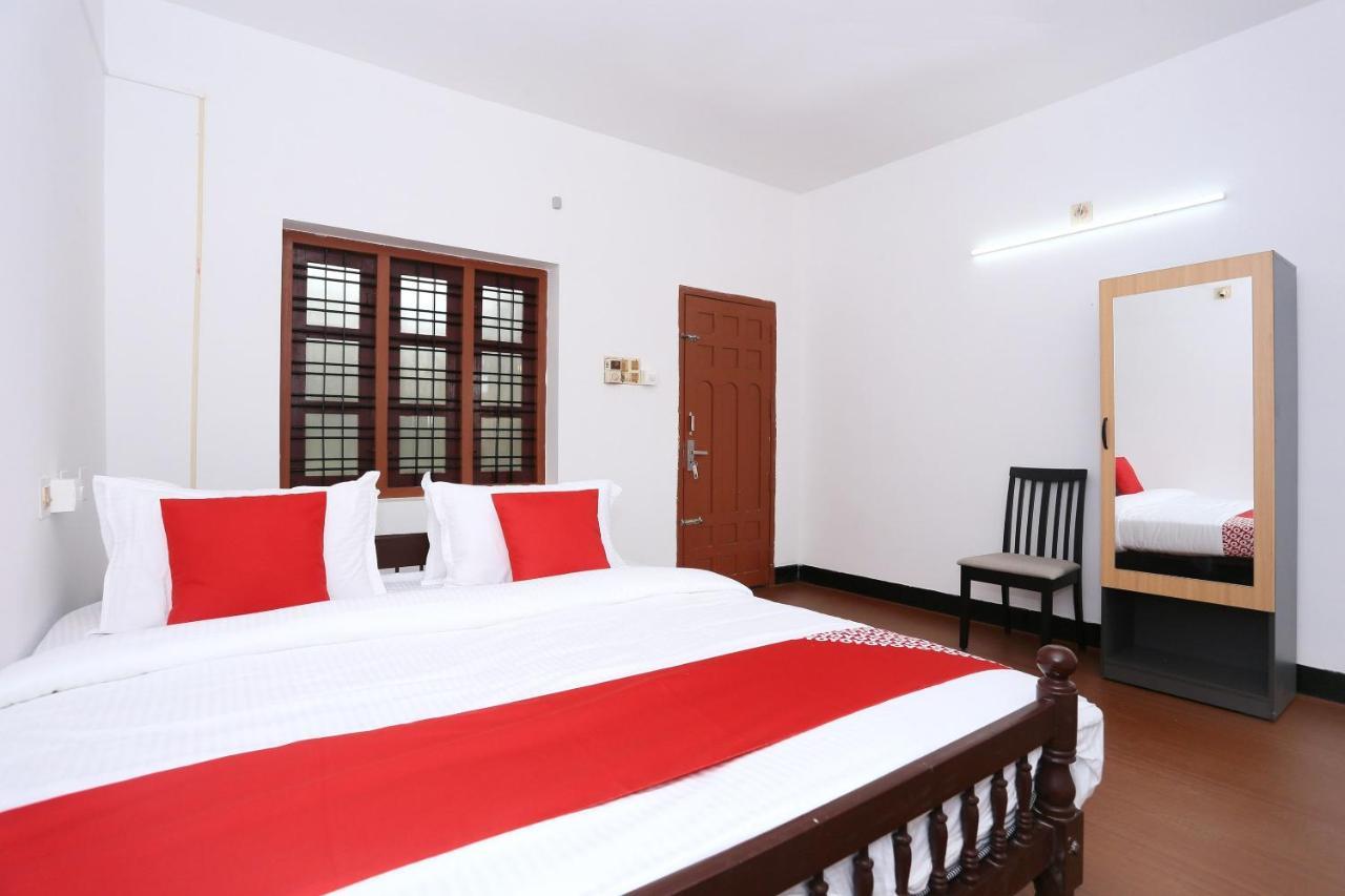 Oyo Flagship Kaveri Tourist Home Guruvāyūr 외부 사진