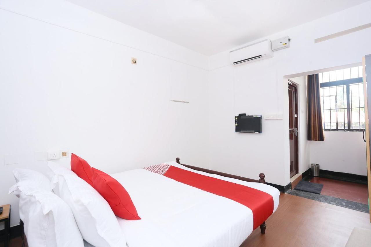 Oyo Flagship Kaveri Tourist Home Guruvāyūr 외부 사진