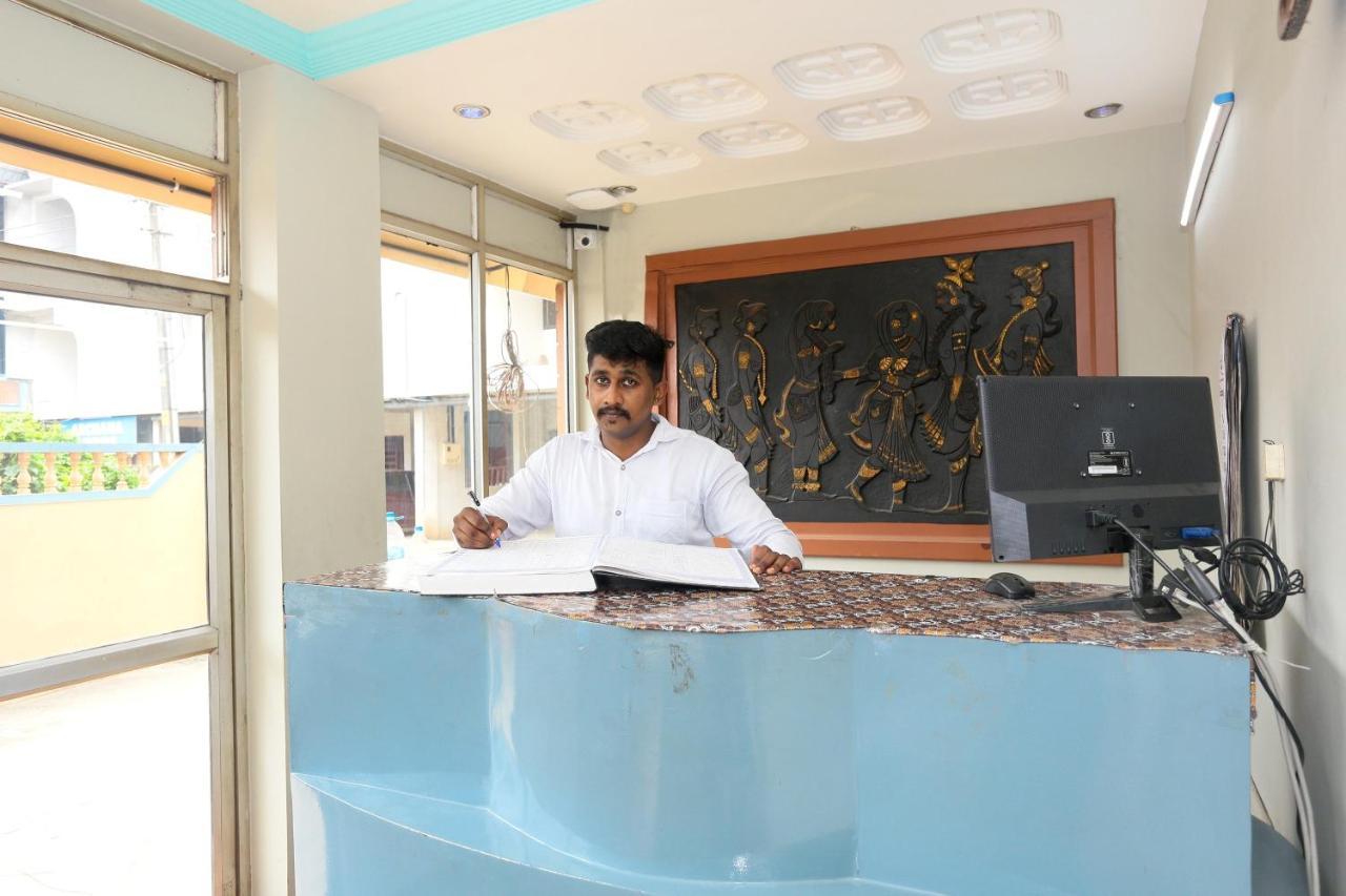 Oyo Flagship Kaveri Tourist Home Guruvāyūr 외부 사진
